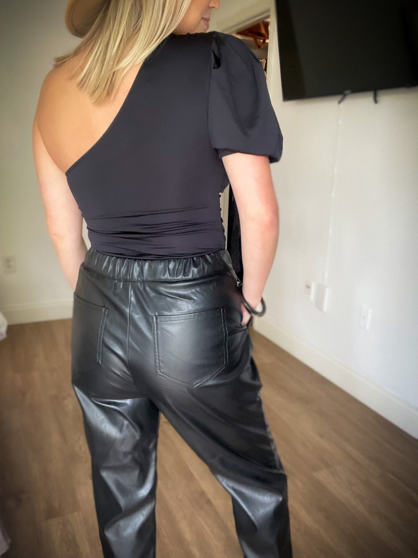 Vivienne Faux Leather Pant - Shop AffairPants59704605